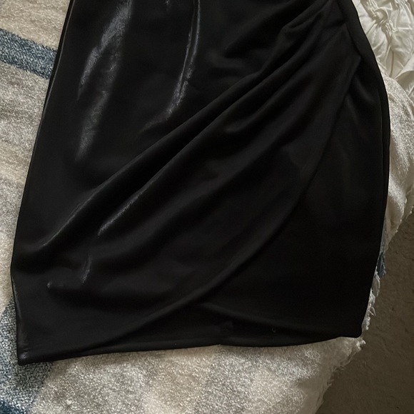 One Shoulder Asymmetrical Mini Dress - Picture 6 of 7